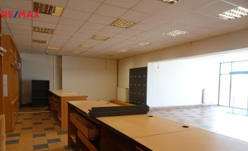 Pronájem skladovacího prostoru, 400 m², Znojmo | RE/MAX Profi Reality Znojmo