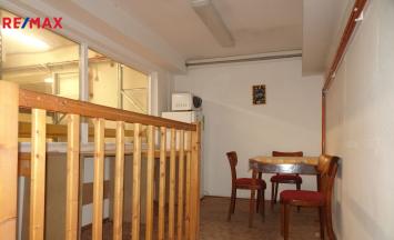 Pronájem skladovacího prostoru, 400 m², Znojmo | RE/MAX Profi Reality Znojmo