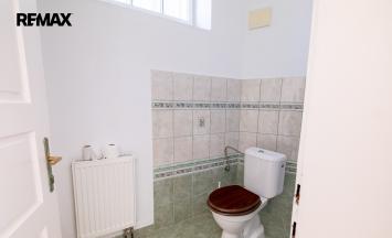 Prodej apartmánu, 1100 m&sup2;, Lesná | RE/MAX Profi Reality Znojmo