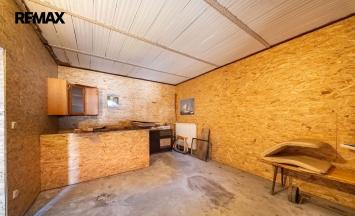 Prodej vícegeneračního domu, 550 m&sup2;, Lažany | RE/MAX Profi Reality Znojmo