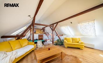 Prodej vícegeneračního domu, 550 m&sup2;, Lažany | RE/MAX Profi Reality Znojmo
