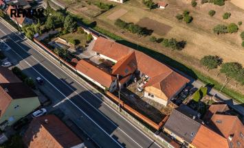 Prodej vícegeneračního domu, 550 m&sup2;, Lažany | RE/MAX Profi Reality Znojmo