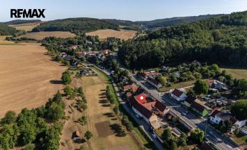 Prodej vícegeneračního domu, 550 m&sup2;, Lažany | RE/MAX Profi Reality Znojmo