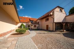 Prodej vícegeneračního domu, 550 m2, Lažany